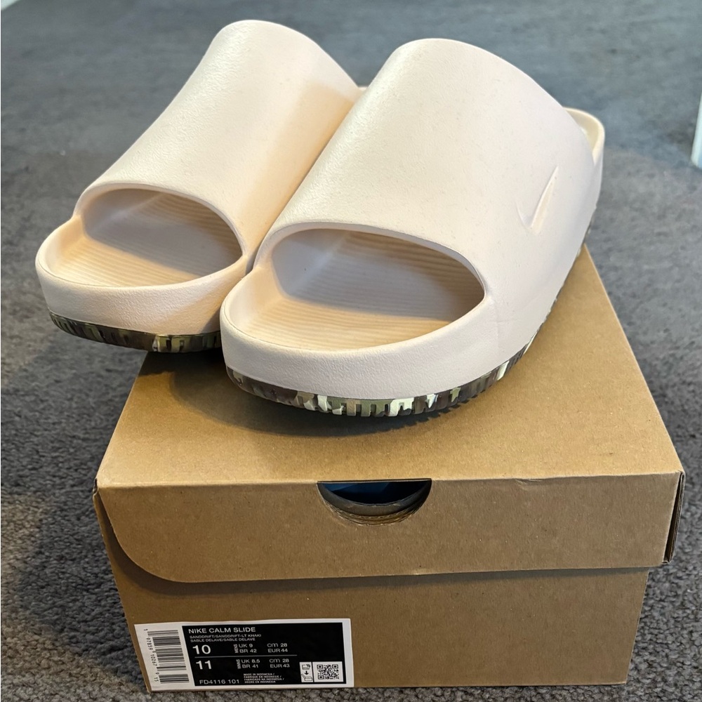 Nike Calm Slides